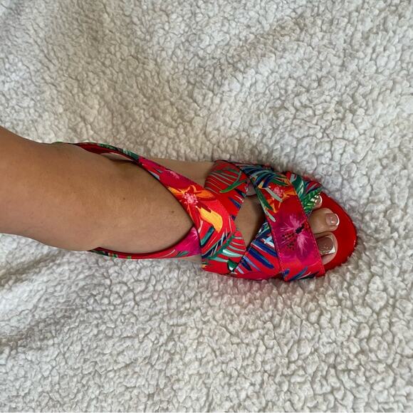 Bandolino Molvena Slingback Heeled Sandals red w/a multi-color tropical floral 9 - Picture 10 of 11